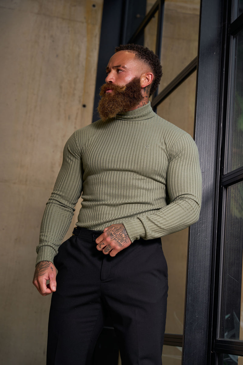 Klassischer Rollkragenpullover aus olivgrünem Rippstrick von Father Sons – FSH1300