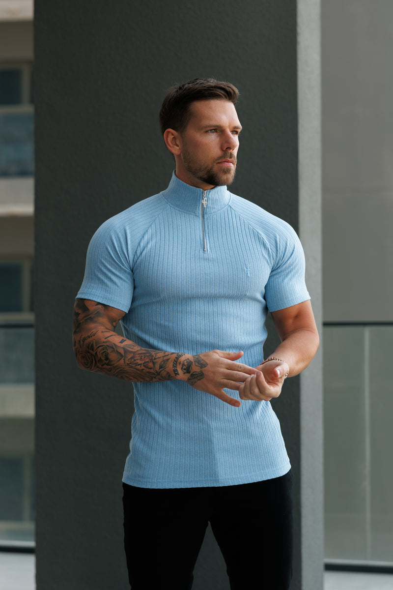 Father Sons Klassisches hellblaues geripptes Raglan-Shirt mit Reißverschluss und Stehkragen, kurzärmligem Rundhalsausschnitt – FSH1291