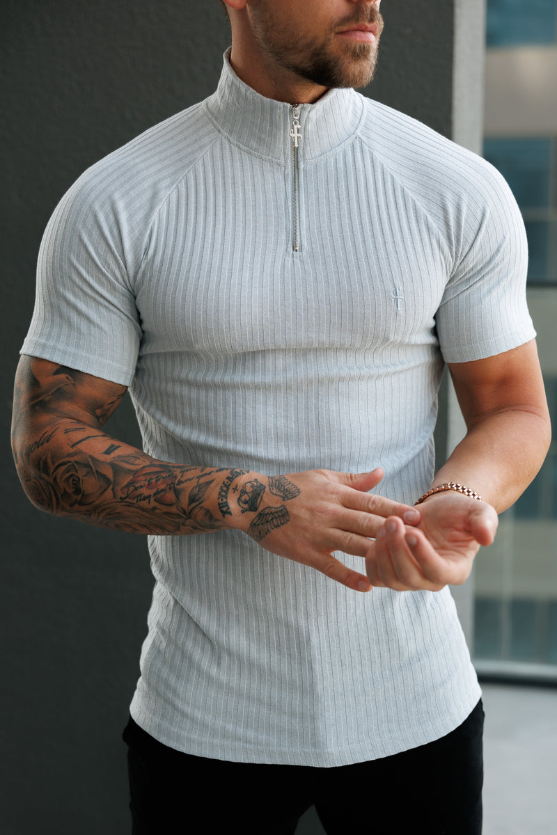 Father Sons Klassisches hellgraues geripptes Raglan-Shirt mit Reißverschluss und Stehkragen, kurzärmligem Rundhalsausschnitt – FSH1287