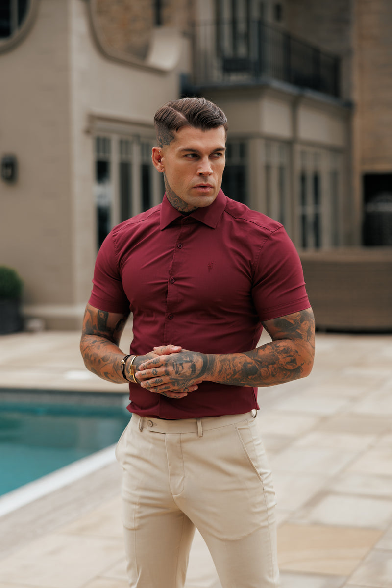 Vater-Söhne-Muscle-Fit-Shirt mit fortschrittlichem Stretch, kurzärmlig, Oxblood, mit Cutaway-Kragen – FS1205