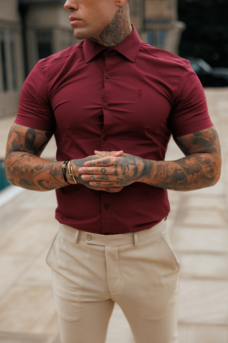 Vater-Söhne-Muscle-Fit-Shirt mit fortschrittlichem Stretch, kurzärmlig, Oxblood, mit Cutaway-Kragen – FS1205