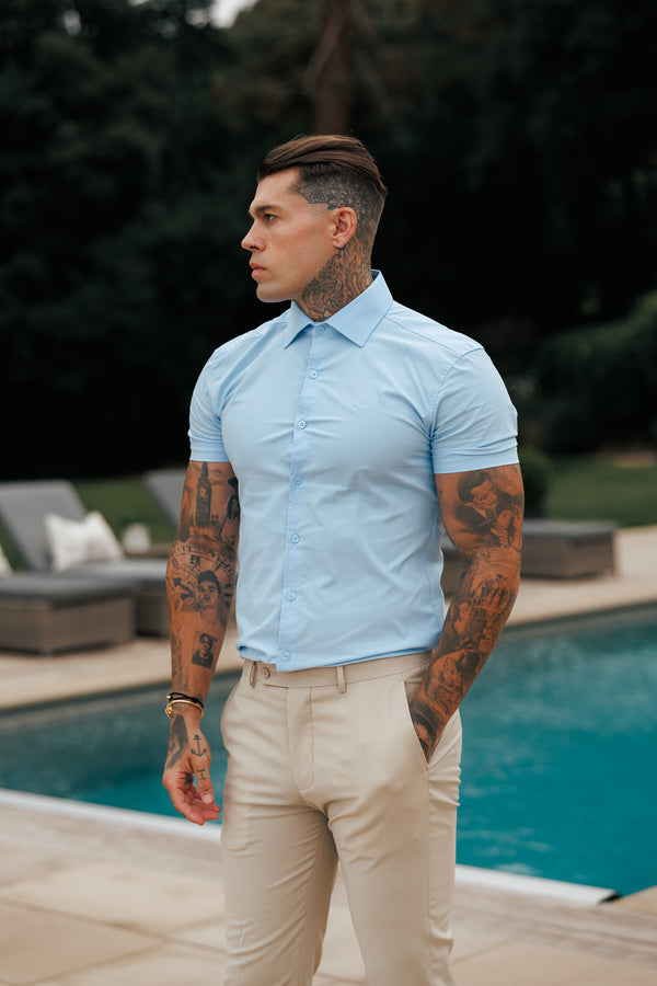 Vater-Söhne-Muscle-Fit-Shirt mit Advanced-Stretch, puderblau, kurzärmlig, mit Cutaway-Kragen – FS1162