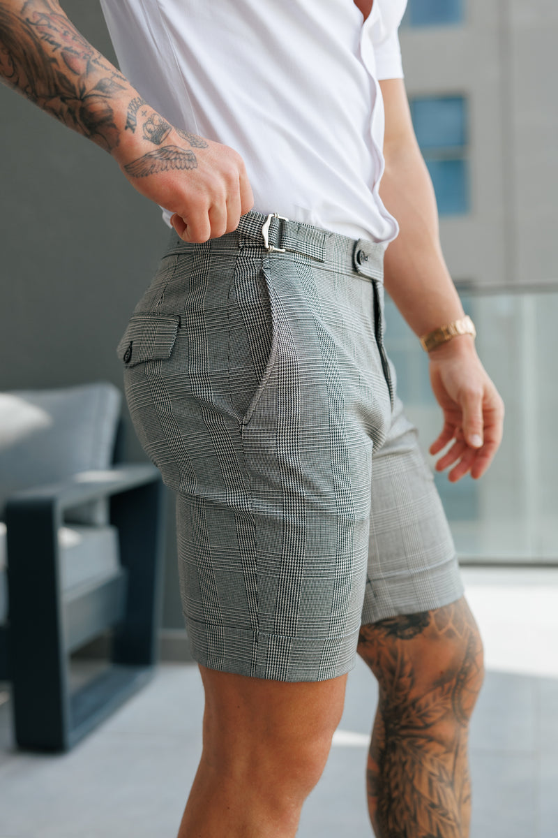 Maßgeschneiderte Shorts im Prince of Wales-Karomuster in Schwarz/Ecru für Vater und Sohn mit silbernen Seitenverstellern – FSTS005