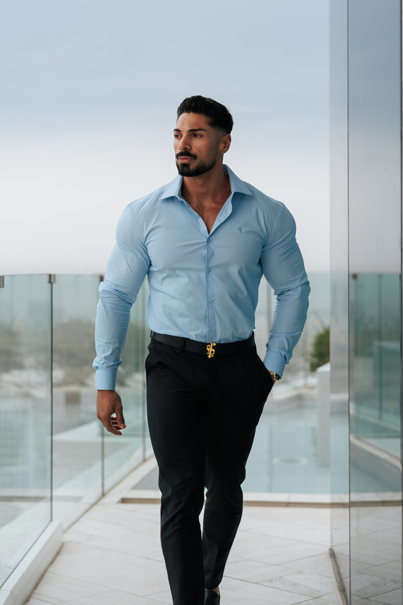 Vater-Söhne-Muscle-Fit Advanced Stretch Puderblau mit Cutaway-Kragen – FS1167