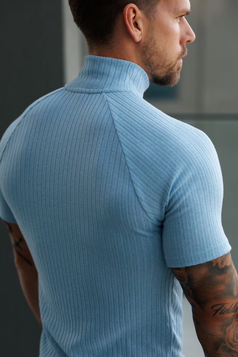 Father Sons Klassisches hellblaues geripptes Raglan-Shirt mit Reißverschluss und Stehkragen, kurzärmligem Rundhalsausschnitt – FSH1291