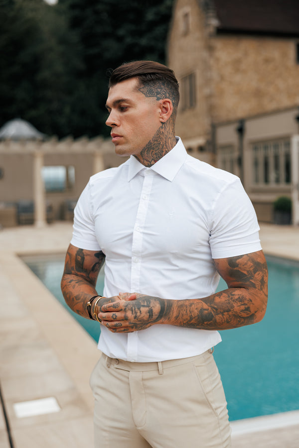 Vater-Söhne-Shirt, superschlank, dehnbar, klassisch, weiß, kurzärmlig, mit Cutaway-Kragen – FS1184
