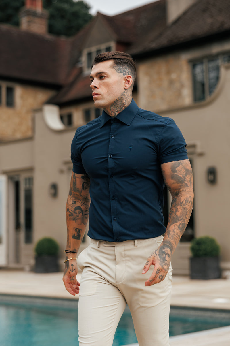 Vater-Söhne-Muscle-Fit Advanced Stretch Marineblau Kurzarm mit Cutaway-Kragen - FS1163