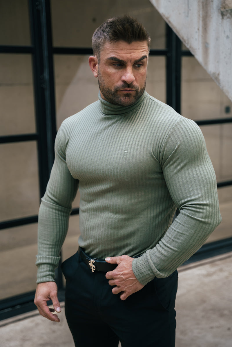 Klassischer Rollkragenpullover aus olivgrünem Rippstrick von Father Sons – FSH1300