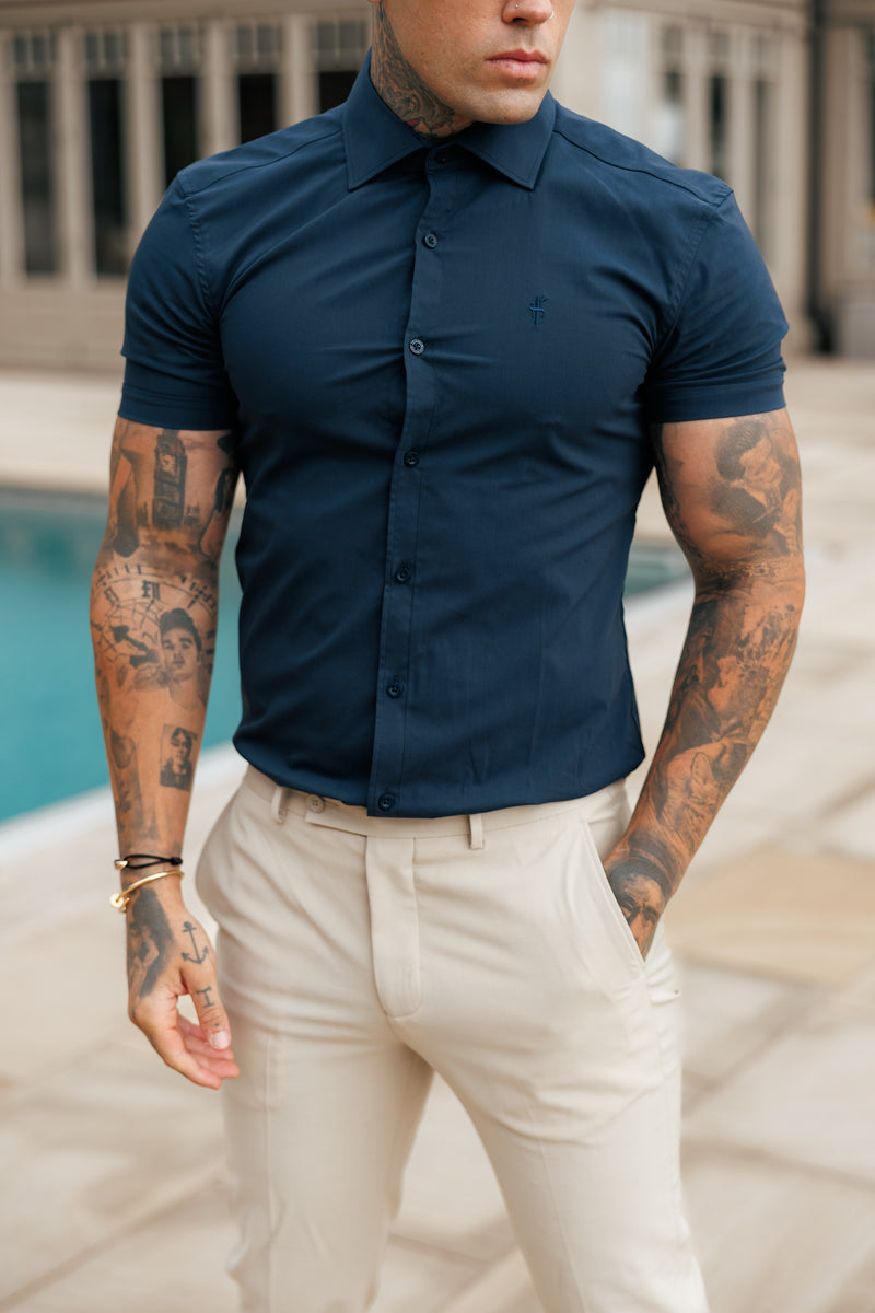 Vater-Söhne-Muscle-Fit Advanced Stretch Marineblau Kurzarm mit Cutaway-Kragen - FS1163