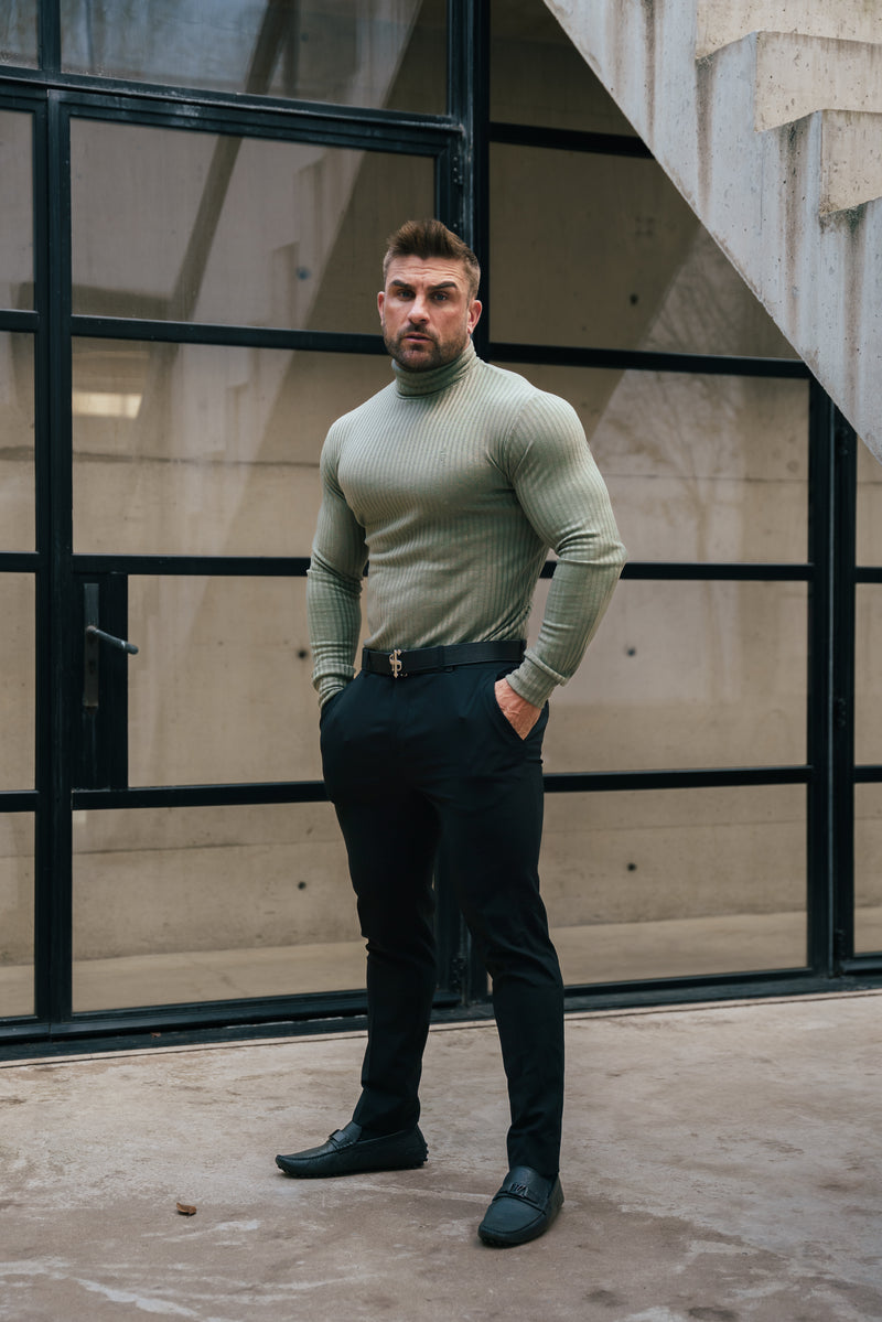 Klassischer Rollkragenpullover aus olivgrünem Rippstrick von Father Sons – FSH1300