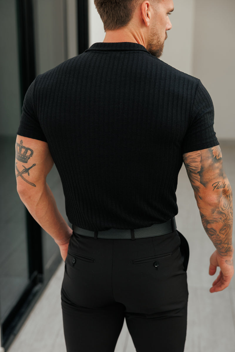 Klassisches schwarzes geripptes Kurzarm-T-Shirt „Father Sons“ mit Revers-Verschluss – FSH1412 (VORBESTELLUNG 18. DEZEMBER)