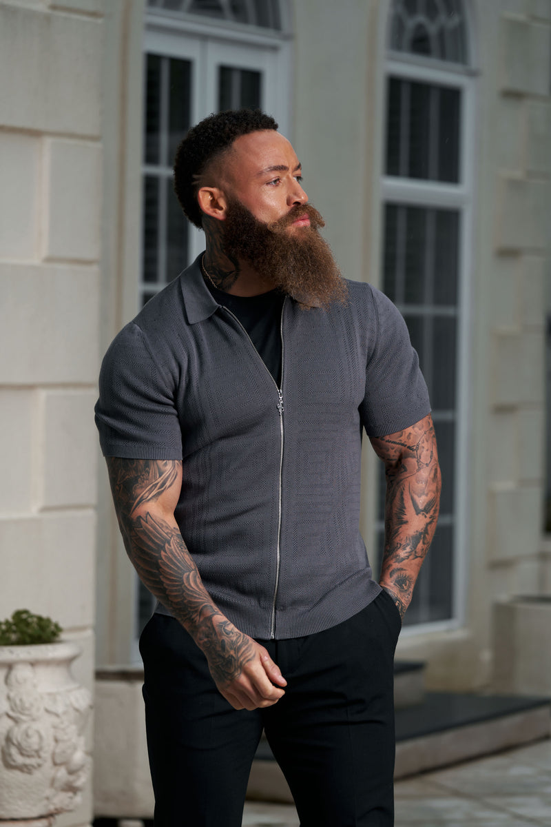 Father Sons - Klassisches Strick-Oberteil mit Geo-Design und durchgehendem Reißverschluss, Gunmetal, Kurzarm - FSN150