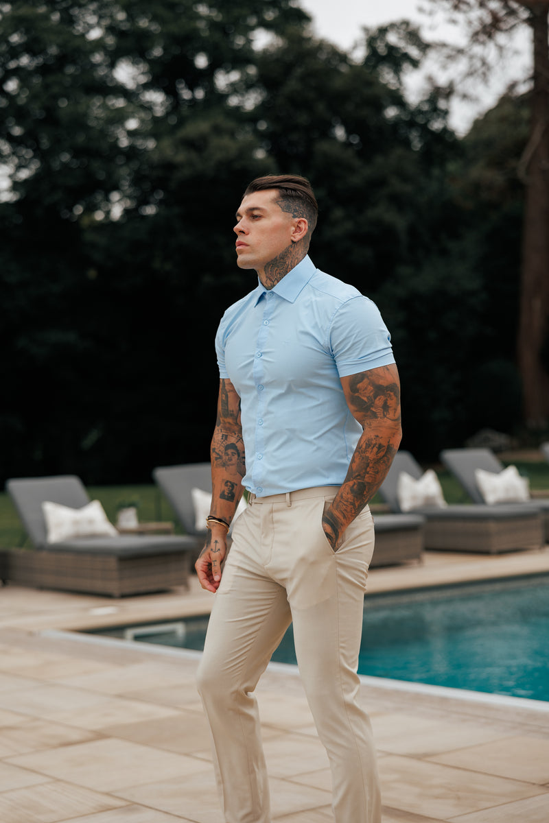Vater-Söhne-Muscle-Fit-Shirt mit Advanced-Stretch, puderblau, kurzärmlig, mit Cutaway-Kragen – FS1162