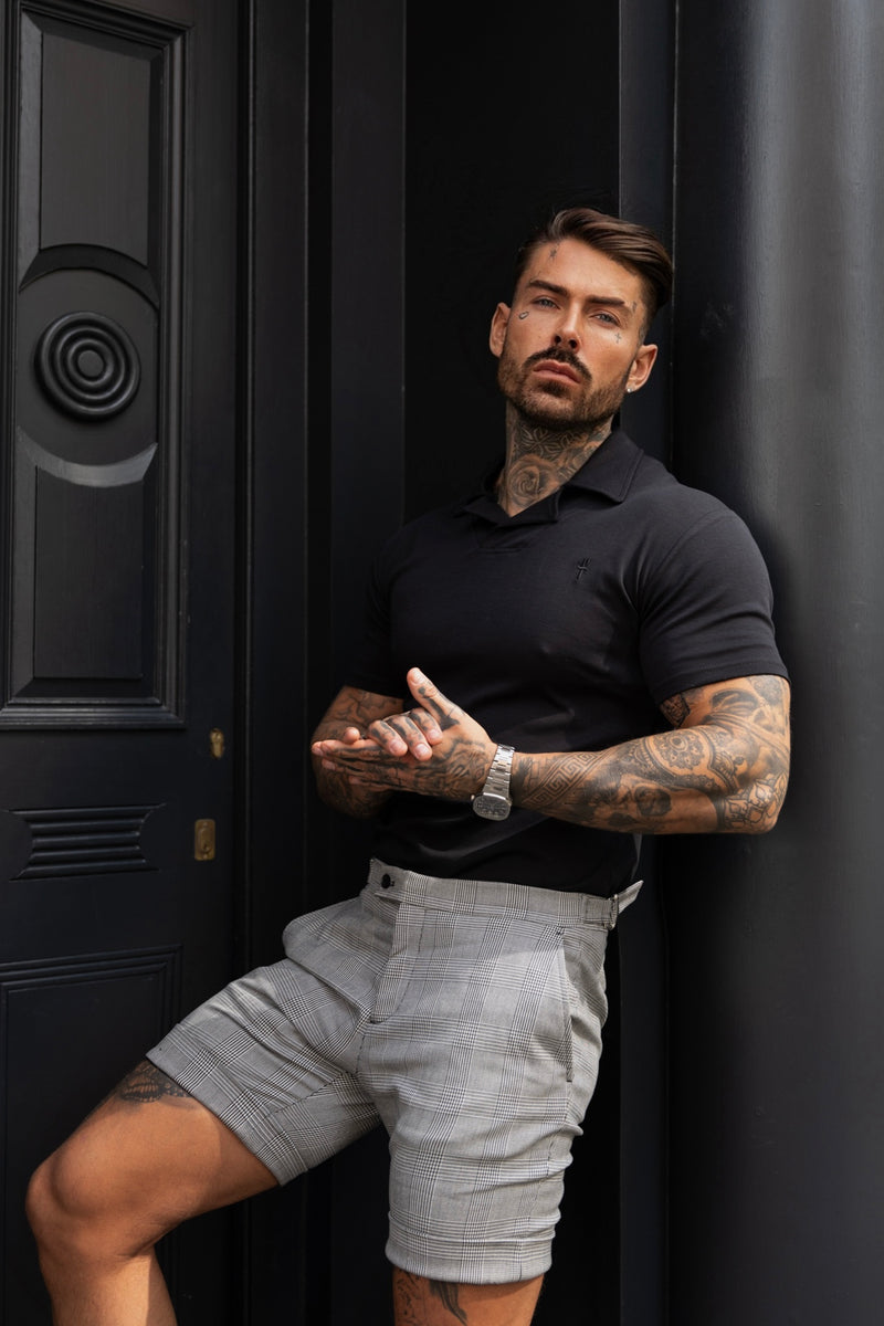 Maßgeschneiderte Shorts im Prince of Wales-Karomuster in Schwarz/Ecru für Vater und Sohn mit silbernen Seitenverstellern – FSTS005