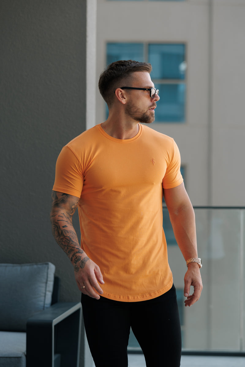 Vater und Sohn – Klassisches, orangefarbenes T-Shirt mit Rundhalsausschnitt und abgerundetem Saum – FSH1152