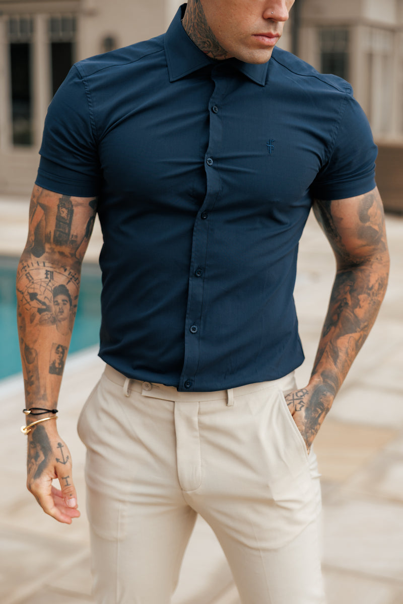 Vater-Söhne-Muscle-Fit Advanced Stretch Marineblau Kurzarm mit Cutaway-Kragen - FS1163