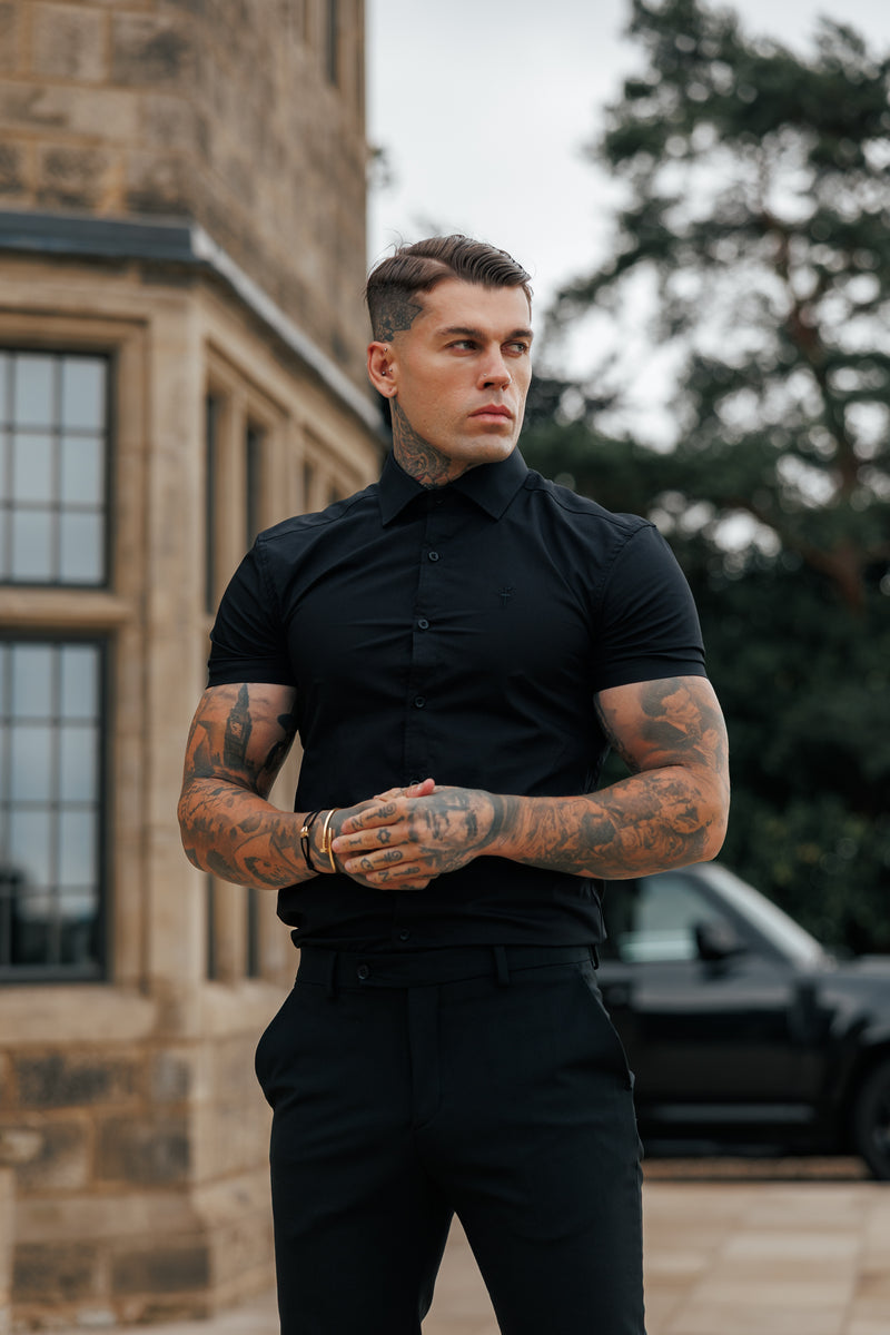 Vater-Sohn-Shirt, superschlank, Stretch, schwarz, kurzärmlig, mit Cutaway-Kragen – FS1159