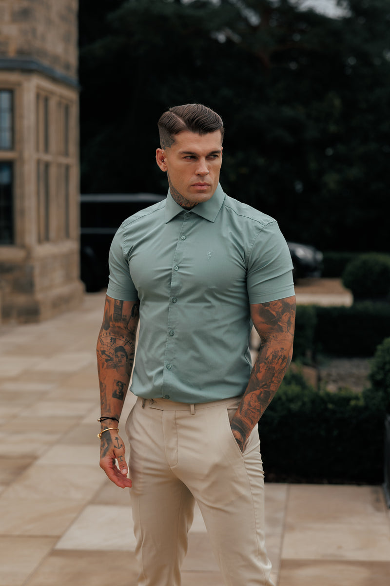 Vater-Söhne-Muscle-Fit-Shirt mit Advanced-Stretch, Khaki, kurzärmlig, mit Cutaway-Kragen – FS1204