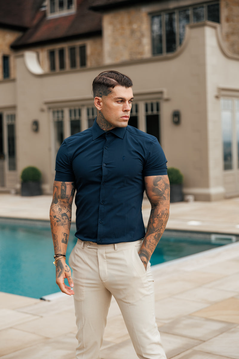 Vater-Söhne-Muscle-Fit Advanced Stretch Marineblau Kurzarm mit Cutaway-Kragen - FS1163