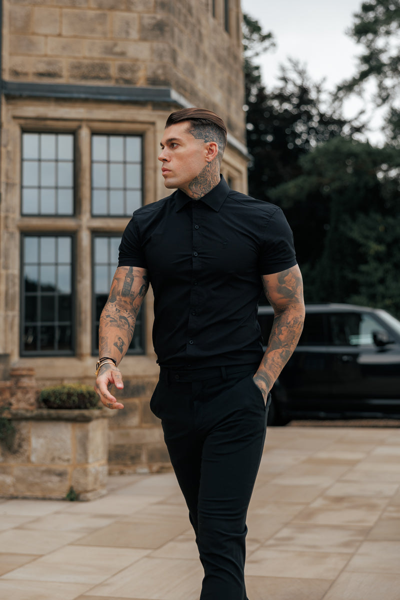Vater-Sohn-Shirt, superschlank, Stretch, schwarz, kurzärmlig, mit Cutaway-Kragen – FS1159