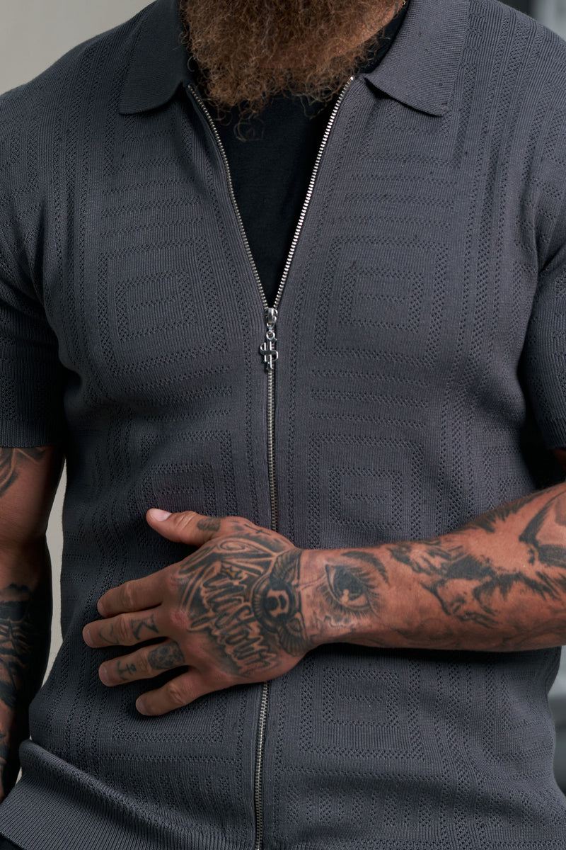 Father Sons - Klassisches Strick-Oberteil mit Geo-Design und durchgehendem Reißverschluss, Gunmetal, Kurzarm - FSN150