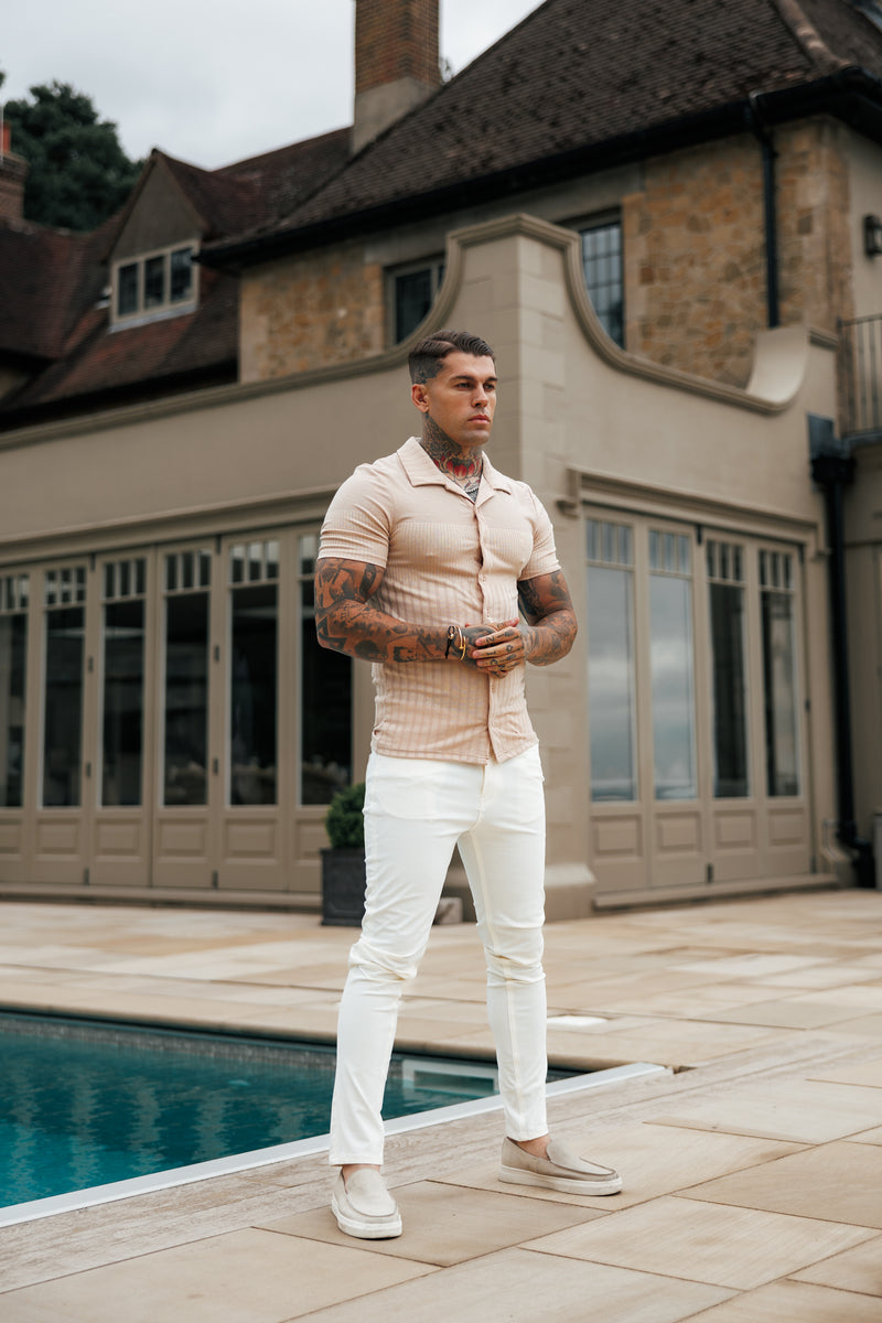 Vater-Sohn-Jersey-Hemd mit Revers und vertikalen Streifen, kurzärmlig, Beige – FSR026