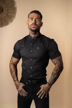 Father Sons Super Slim Stretch Black Denim Kurzarm-Opa-Kragen mit Metallknöpfen und Aufkleber-Emblem – FS708