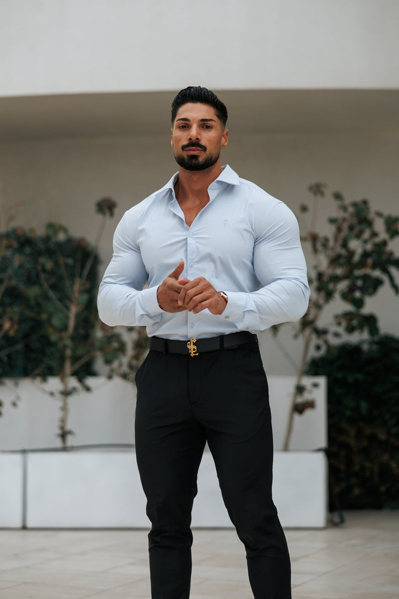 Vater-Söhne-Muscle-Fit Advanced Stretch Puderblau mit Cutaway-Kragen – FS1167