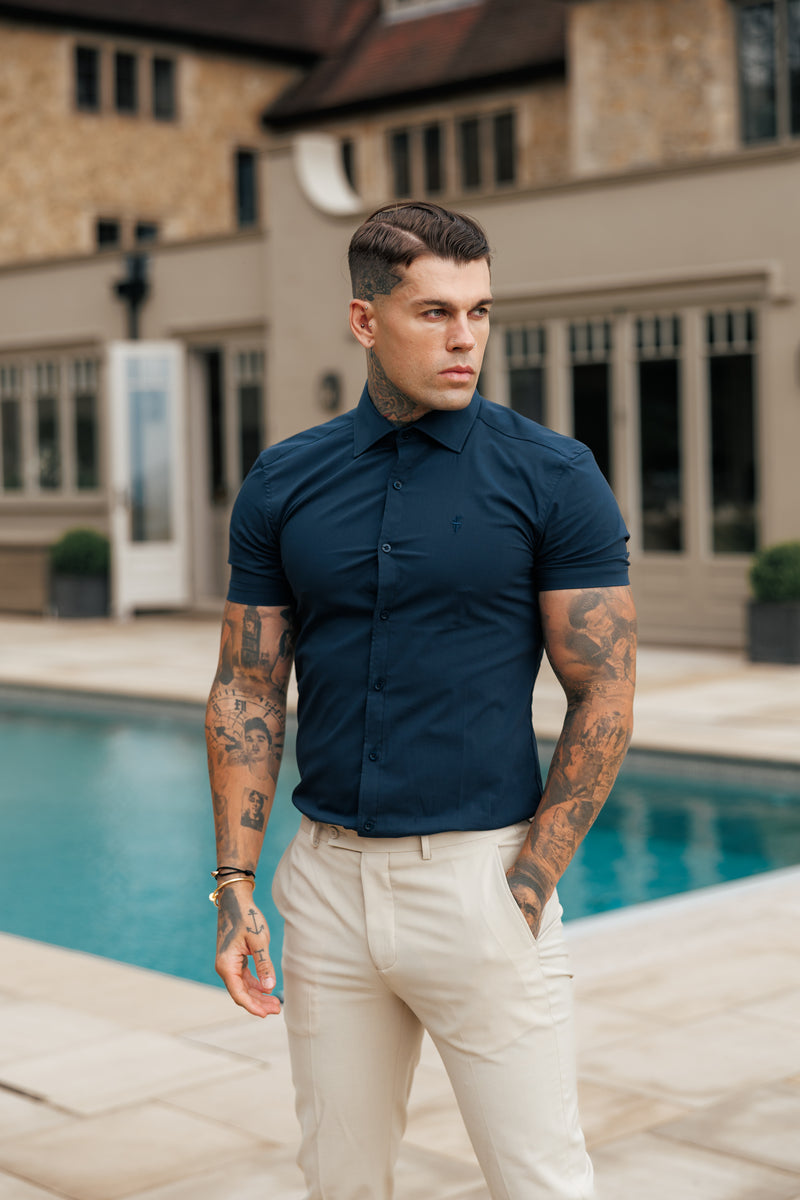 Vater-Söhne-Muscle-Fit Advanced Stretch Marineblau Kurzarm mit Cutaway-Kragen - FS1163
