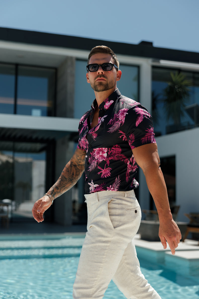 Klassischer Stretch-SS-Button-Down-Kragen mit Blumenmuster in Schwarz/Leuchtend Pink – FS1103 
