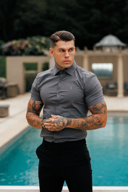 Vater-Söhne-Muscle-Fit-Shirt mit fortschrittlichem Stretch, Anthrazit, kurzärmlig, mit Haifischkragen – FS1206