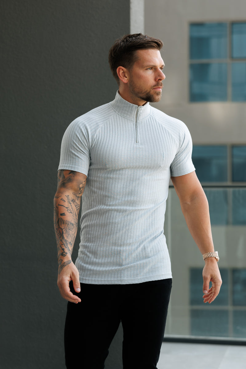 Father Sons Klassisches hellgraues geripptes Raglan-Shirt mit Reißverschluss und Stehkragen, kurzärmligem Rundhalsausschnitt – FSH1287