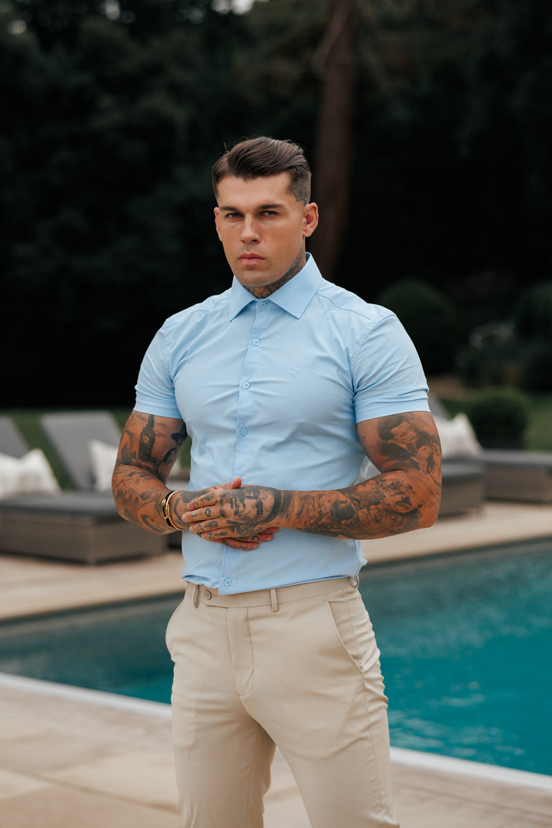 Vater-Söhne-Muscle-Fit-Shirt mit Advanced-Stretch, puderblau, kurzärmlig, mit Cutaway-Kragen – FS1162