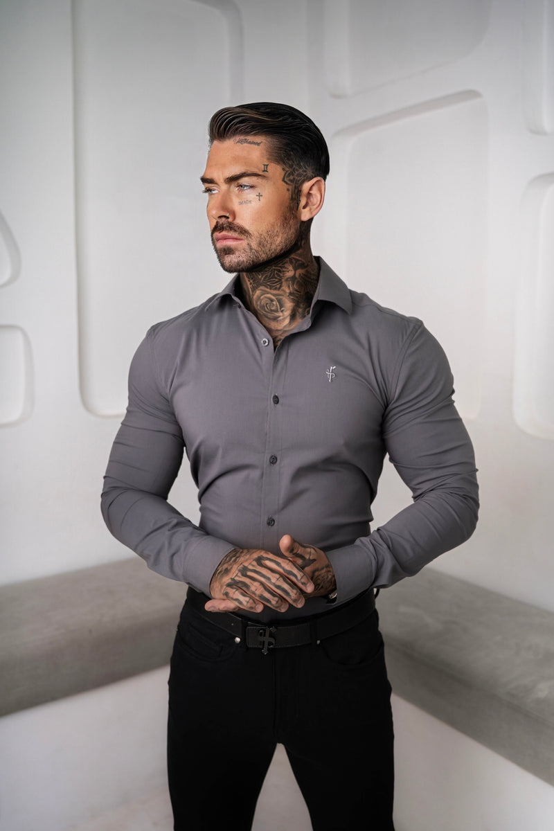 Vater-Söhne-Muscle-Fit Advanced Stretch Anthrazit mit Cutaway-Kragen – FS1202