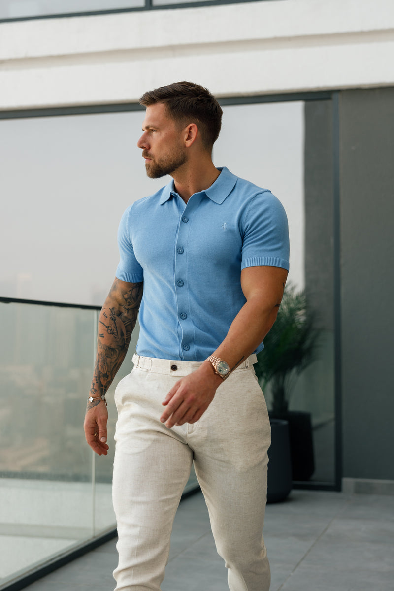 Father Sons klassisches schlichtes hellblaues Strick-Poloshirt mit Knopfleiste und kurzen Ärmeln – FSN161