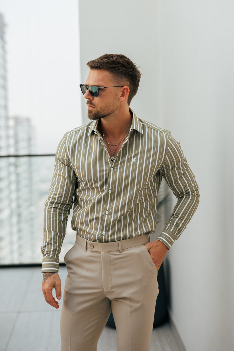 Klassisches Langarmshirt mit Cutaway-Kragen in Salbeigrün/Weiß von Father Sons – FS1176