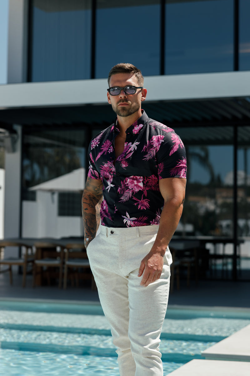 Klassischer Stretch-SS-Button-Down-Kragen mit Blumenmuster in Schwarz/Leuchtend Pink – FS1103 