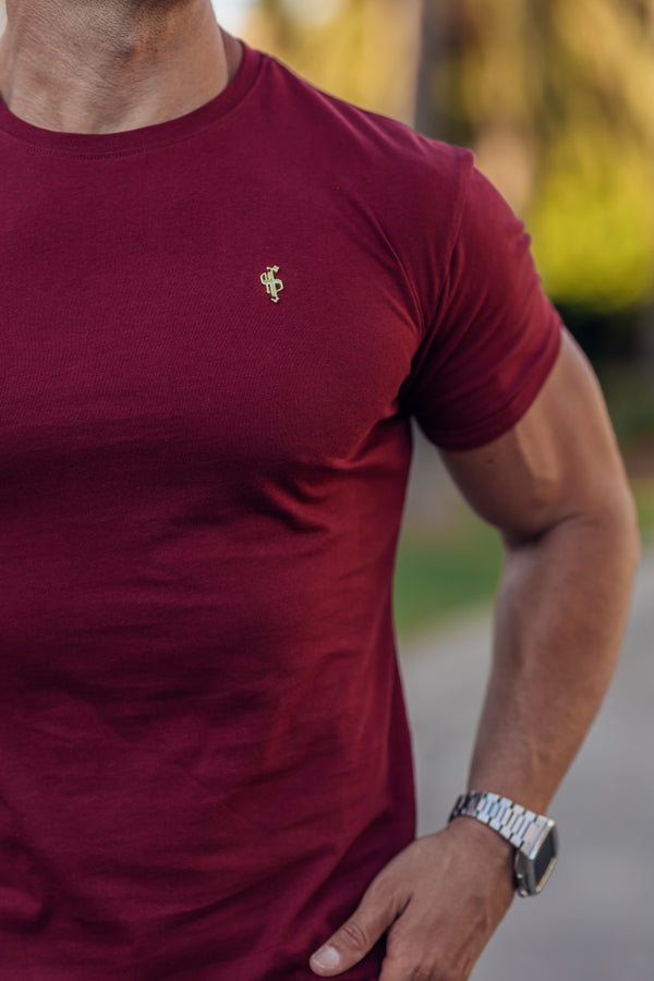 Father Sons Classic Burgundy Crew mit goldfarbenem Metall-Emblem-Aufkleber FSH837