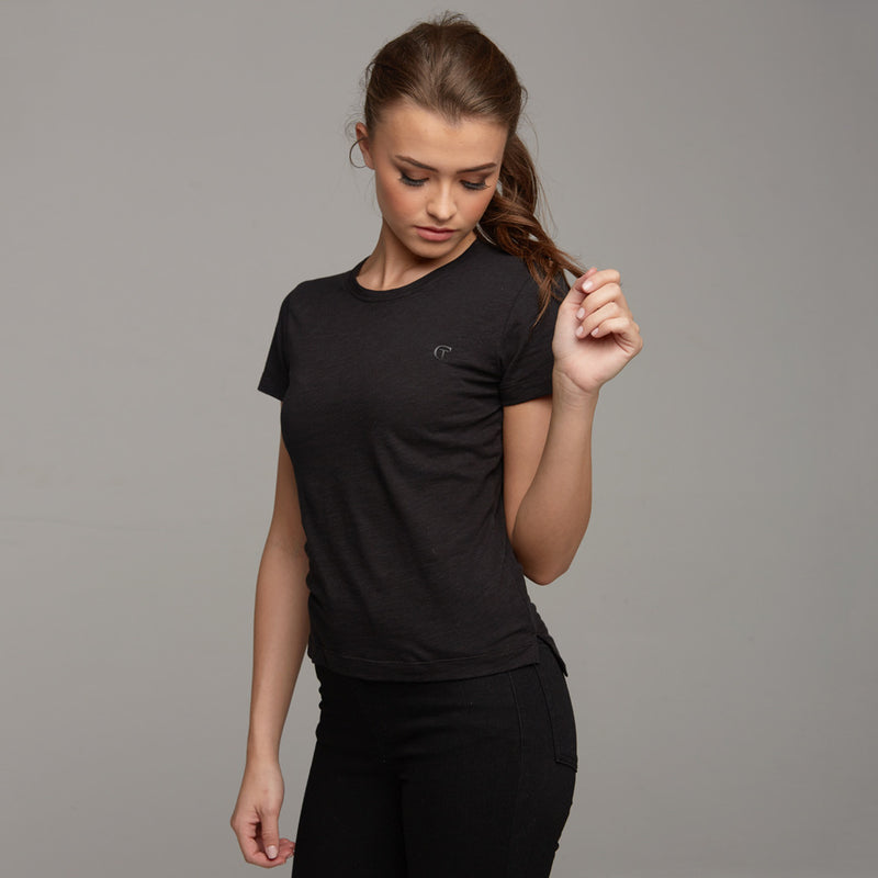 TEGAN SCHWARZES SLUB TEE – CT050