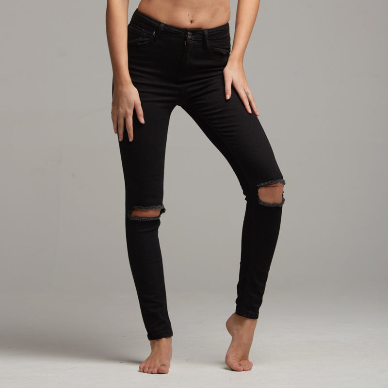 GIGI RIPPED SCHWARZE JEANS – CT057