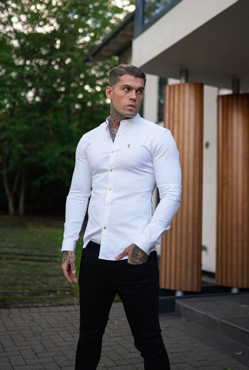 Father Sons Super Slim Stretch White Denim Langarm-Opa-Kragen mit Metallknöpfen und Aufkleber-Emblem – FS719