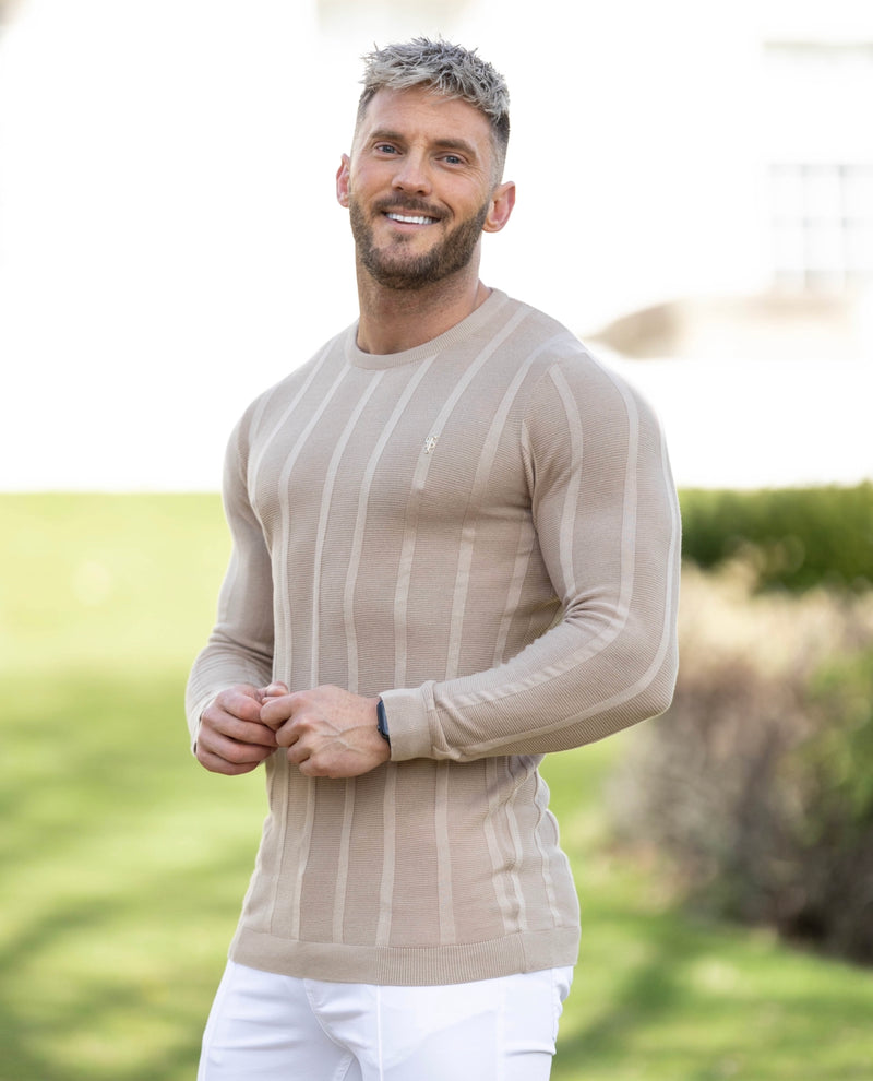 Father Sons klassischer langärmliger Haferflocken-Strickpullover mit breitem Rippenmuster und goldenem Emblem – FSH740