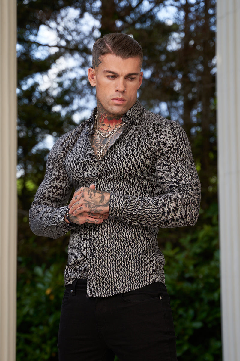 Vater Söhne Super Slim Stretch Langarmshirt mit abstraktem Print in Schwarz und Cremeweiß mit Button-Down-Kragen - FS786