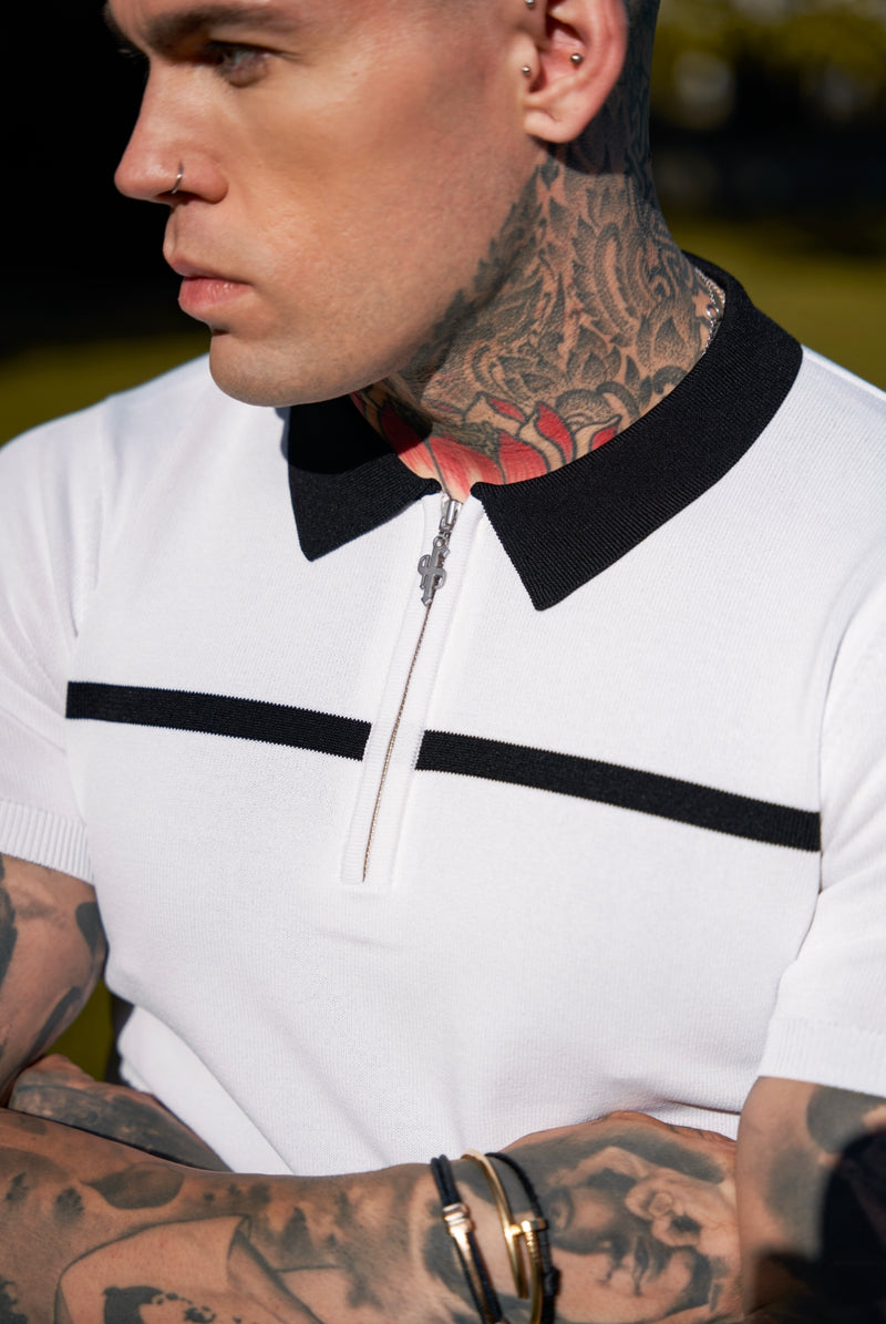 Father Sons klassisches kurzärmliges Poloshirt mit Reißverschluss in Weiß/Schwarz mit horizontalen Streifen – FSN043