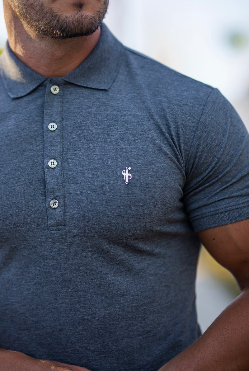 Father Sons klassisches dunkelgraues Poloshirt mit silbernem Metall-Emblem und Knöpfen – FSH460