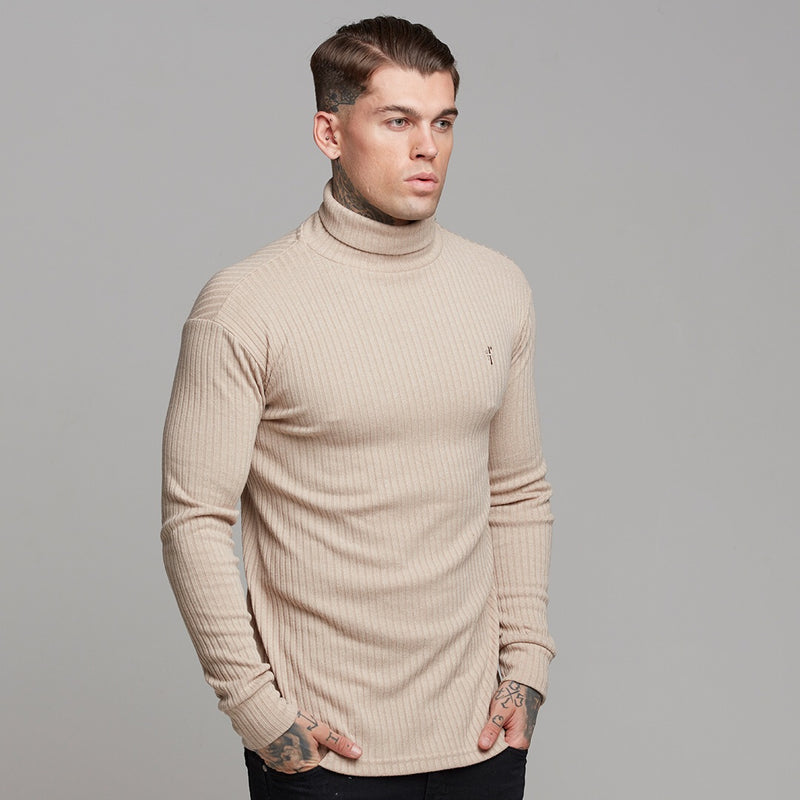 Klassischer beigefarbener Rollkragenpullover aus geripptem Strick von Father Sons – FSH292