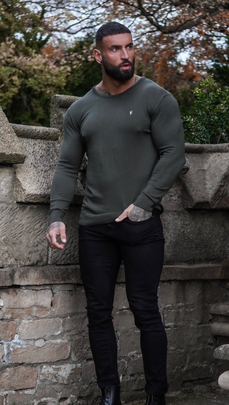 Father Sons klassischer Khaki-Strickpullover mit Rundhalsausschnitt und Gunmetal-Emblem – FSH671