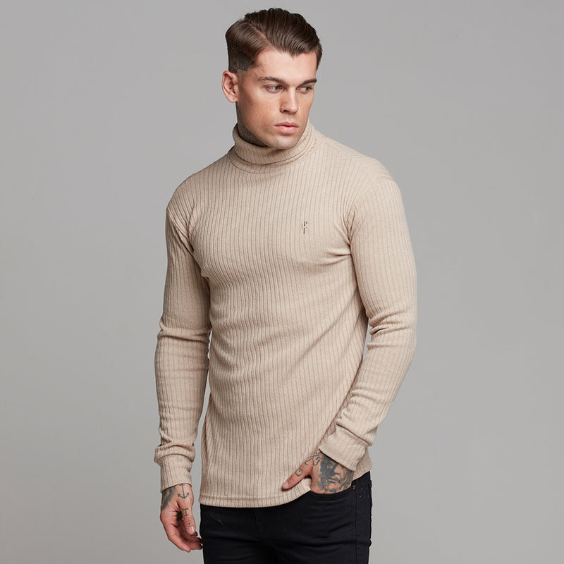 Klassischer beigefarbener Rollkragenpullover aus geripptem Strick von Father Sons – FSH292