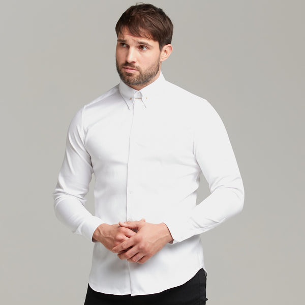 Klassisches, weißes, normales Stretch-Hemd von Father Sons mit goldenem Nadelkragen und weißer Stickerei – FS593